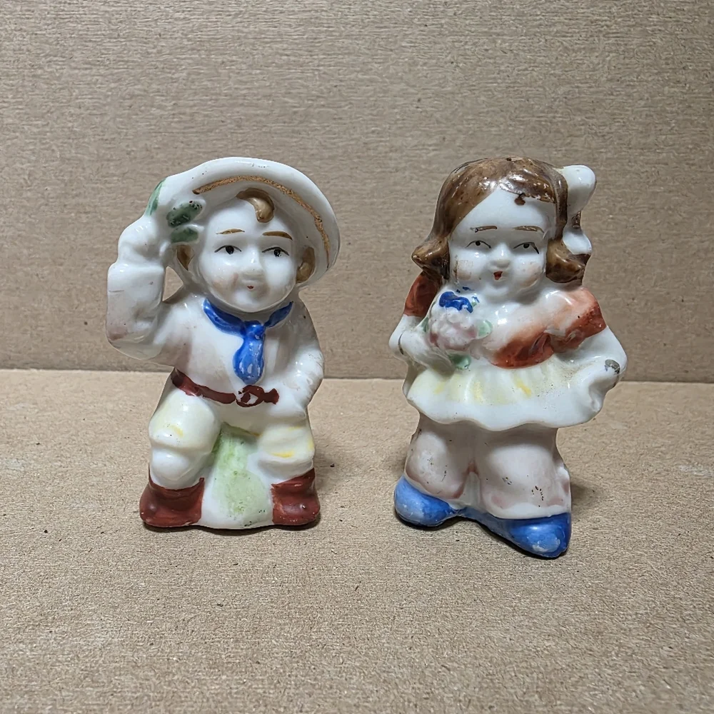 Vtg Mini Cowboy Cowgirl Salt Pepper Shaker Set #173
